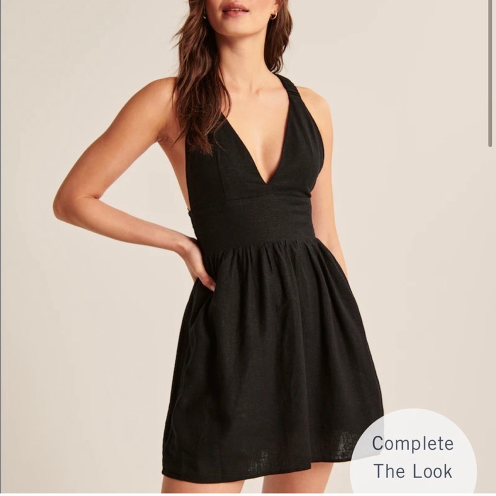 Abercrombie Scrunchi Strap Deep V Skort